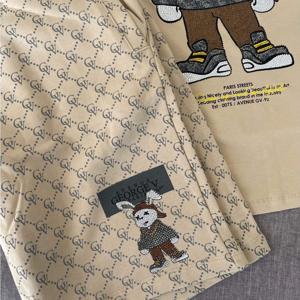 Avenue George V Paris Men’s Beige Short Set 2 piece set Rabbit Rhinestone NWT - Picture 8 of 9